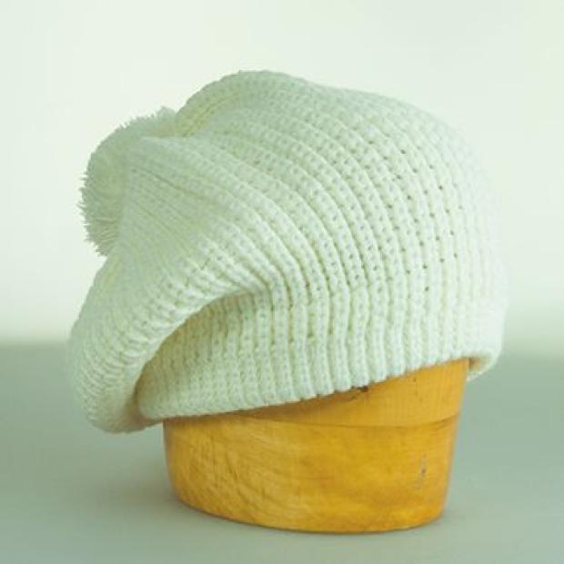 Dámská pletená prodloužená čepice 