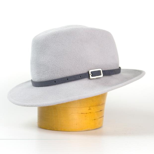 Pánský klobouk z králičí srsti zdobený koženým páskem - světle šedá-59-60