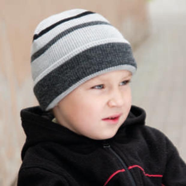 Chlapecká pletená čepice s pruhy