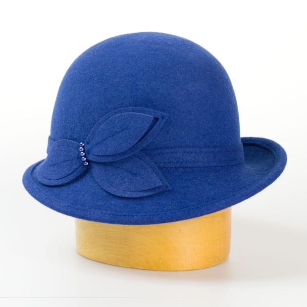 Dámský vlněný klobouk zdobený vlněnou aplikací - modrá 57