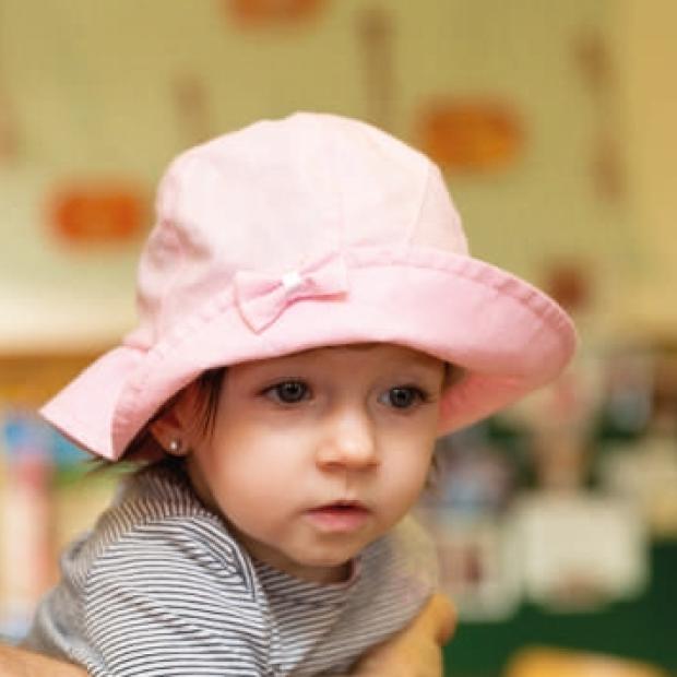 Dívčí bavlněný klobouk zdobený mašlí