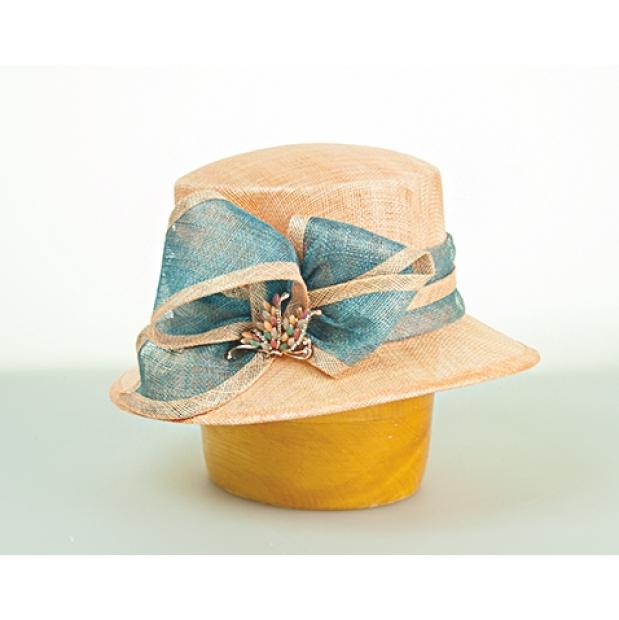 Modelový klobouk sinamay