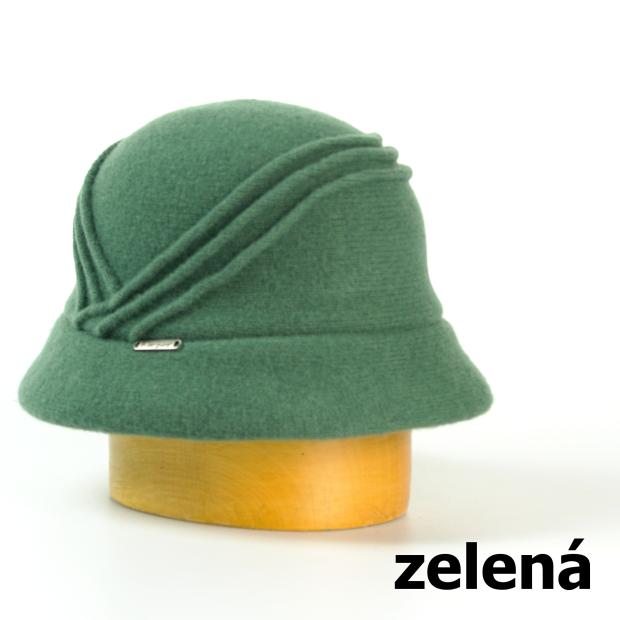 Vlněný klobouk zdobený sámky a plíškem - zelená